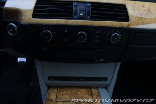 BMW M5 5,0 E60 V10 2005