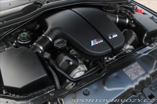 BMW M5 5,0 E60 V10 2005
