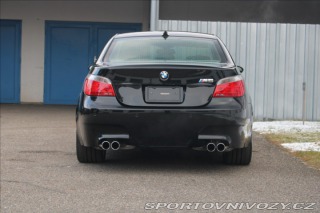 BMW M5 5,0 E60 V10 2005