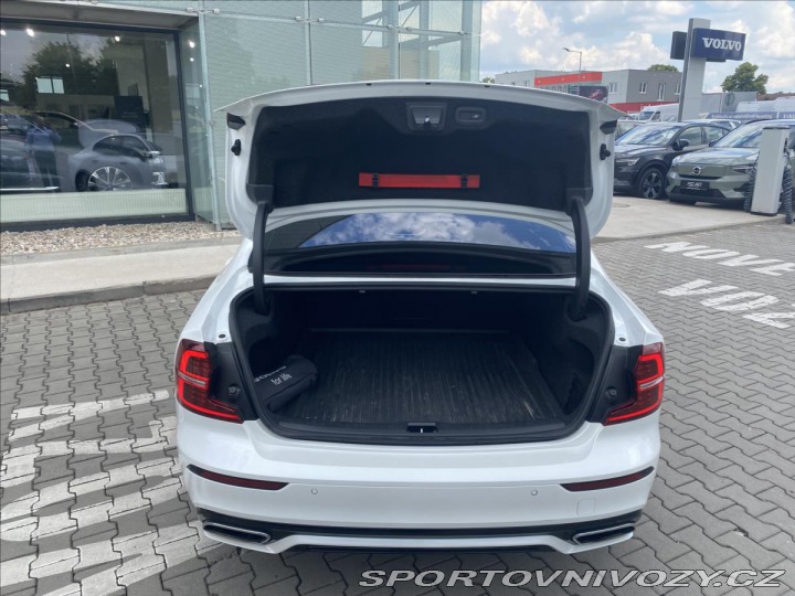 Volvo S60 2,0 B5 FWD benzin R-Desig 2019