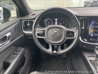Volvo S60 2,0 B5 FWD benzin R-Desig 2019