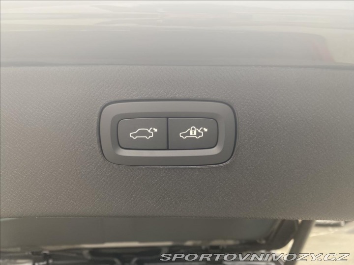 Volvo Ostatní modely XC90 2,0 B5 AWD Plus Bright Po 2024