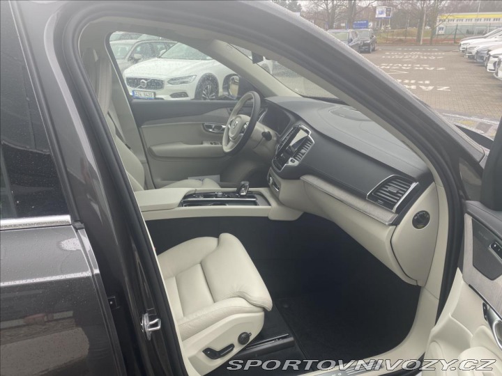 Volvo Ostatní modely XC90 2,0 B5 AWD Plus Bright Po 2024