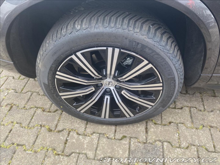 Volvo Ostatní modely XC90 2,0 B5 AWD Plus Bright Po 2024