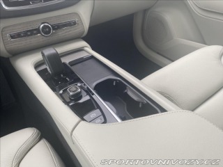 Volvo Ostatní modely XC90 2,0 B5 AWD Plus Bright Po 2024