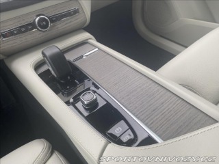 Volvo Ostatní modely XC90 2,0 B5 AWD Plus Bright Po 2024