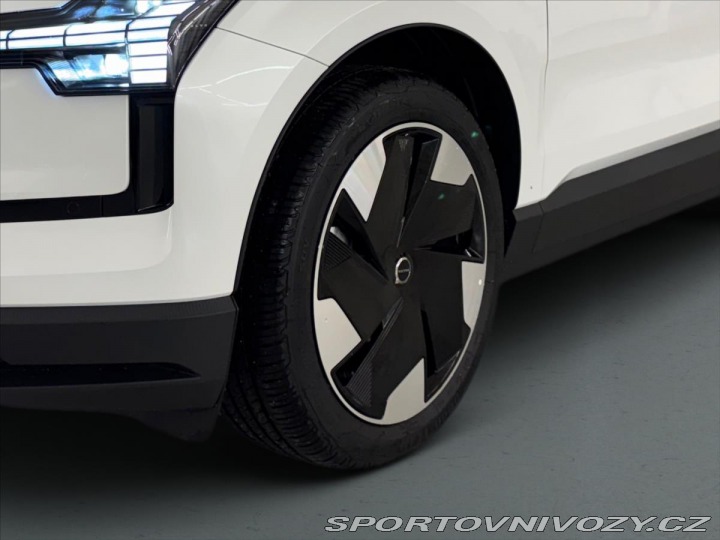 Volvo EX30 Single Mot Ext Range Plus 2025