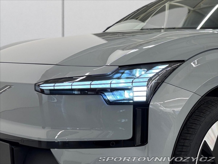 Volvo Ostatní modely EX30 Single Mot Ext Range Plus 2025