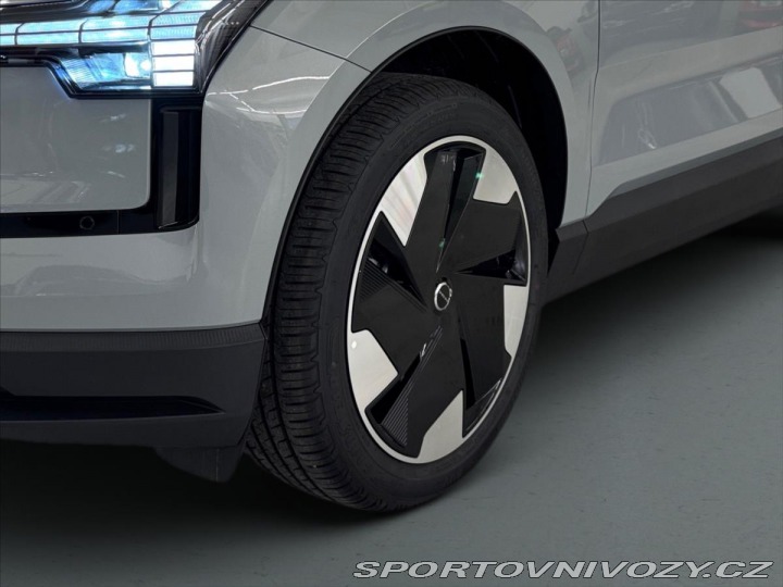Volvo Ostatní modely EX30 Single Mot Ext Range Plus 2025