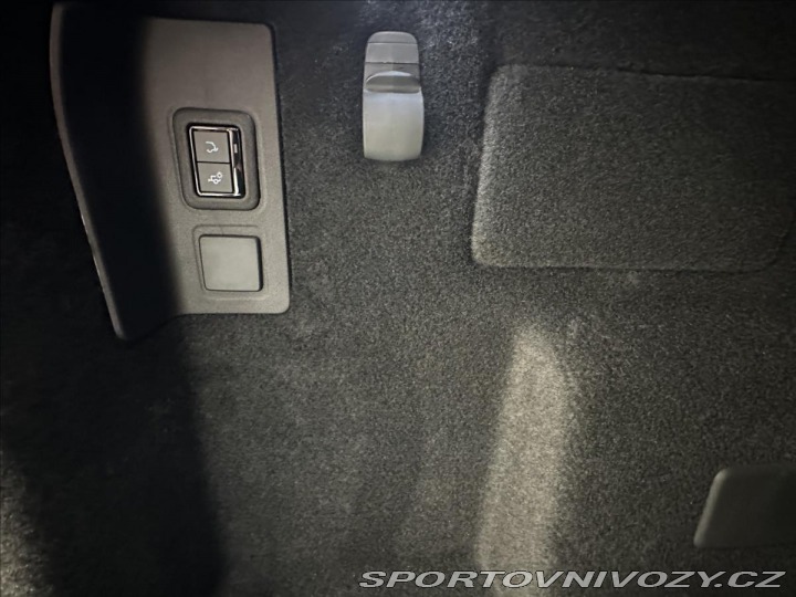 Jaguar E-Pace 2,0 R-Dynamic SE D165 A 2024