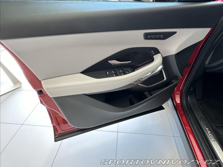Jaguar E-Pace 2,0 R-Dynamic SE D165 A 2024