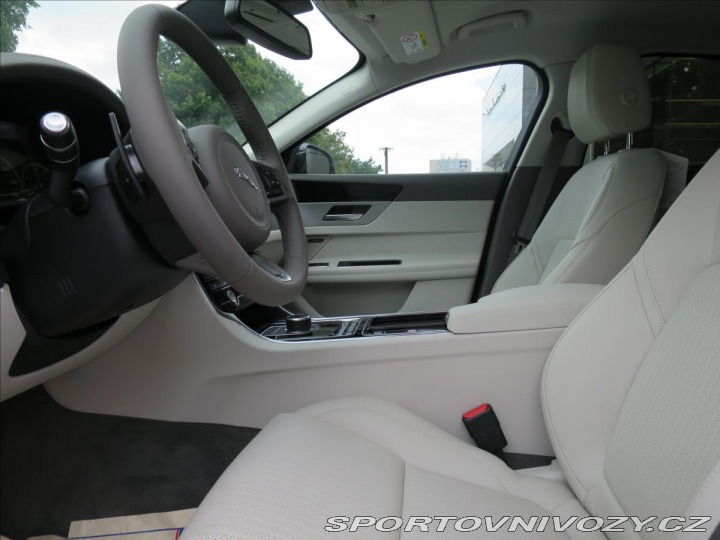 Jaguar XF 2,0 Předváděcí vůz  Prest 2018