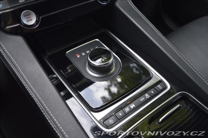 Jaguar F-Pace 2,0 30t AWD 2019