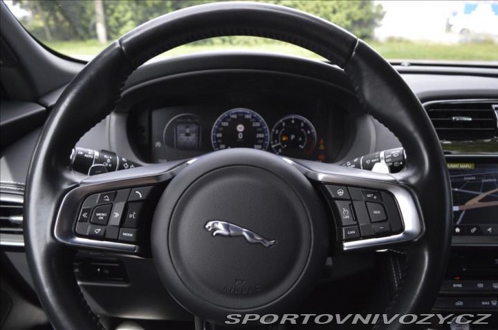 Jaguar F-Pace 2,0 30t AWD 2019