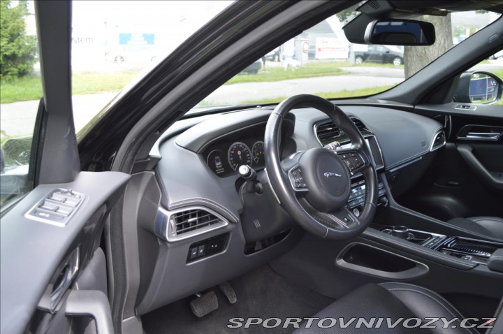 Jaguar F-Pace 2,0 30t AWD 2019