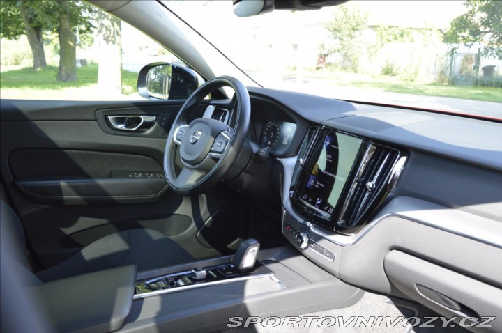 Volvo Ostatní modely XC60 2,0 T8 Twin Engine AWD Au 2020