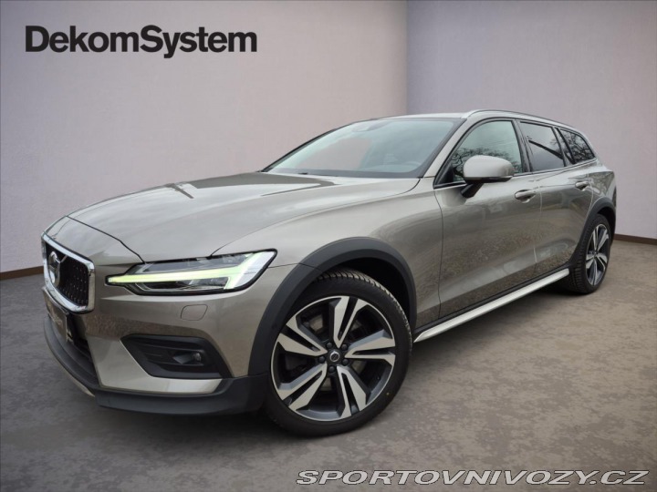 Volvo V60 2,0 B5 AWD Cross Country 2021