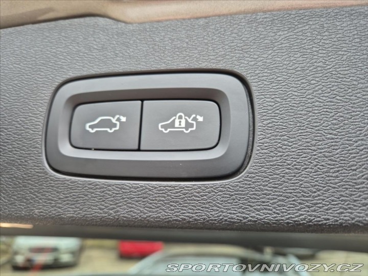 Volvo V60 2,0 B5 AWD Cross Country 2021