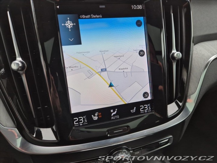 Volvo V60 2,0 B5 AWD Cross Country 2021