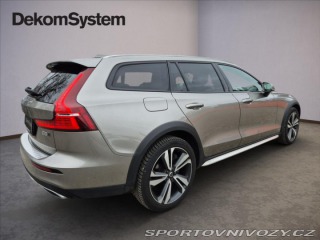 Volvo V60 2,0 B5 AWD Cross Country 2021