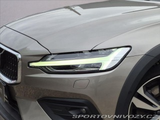 Volvo V60 2,0 B5 AWD Cross Country 2021