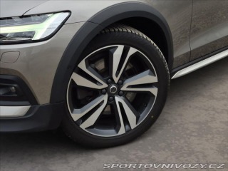 Volvo V60 2,0 B5 AWD Cross Country 2021
