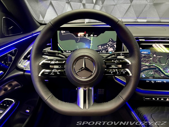 Mercedes-Benz E 300de 4MATIC AMG , NEZÁVI 2023