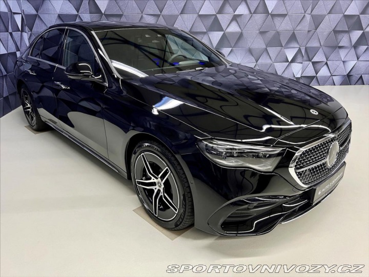 Mercedes-Benz E 300de 4MATIC AMG , NEZÁVI 2023