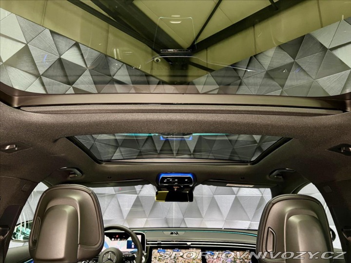Mercedes-Benz E 220d 4M AMG, PANO,HYPER, 2025