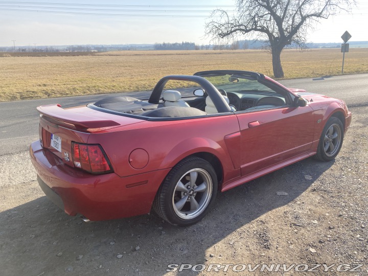 Ford Mustang GT Convertible V8 2002