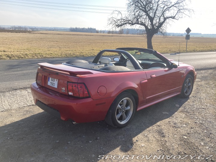 Ford Mustang GT Convertible V8 2002