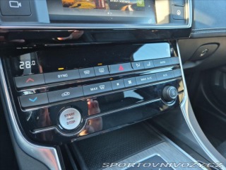 Jaguar XE 2,0 20d 180k R-SPORT AUTO 2015