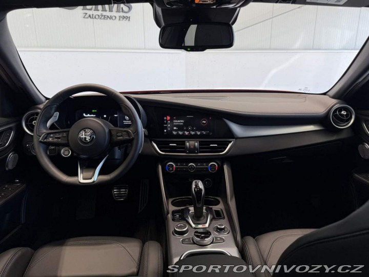 Alfa Romeo Giulia Veloce 2.0 Turbo 280k AT8 2025