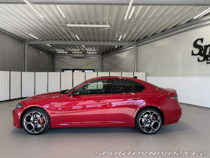 Alfa Romeo Giulia Veloce 2.0 Turbo 280k AT8 2025