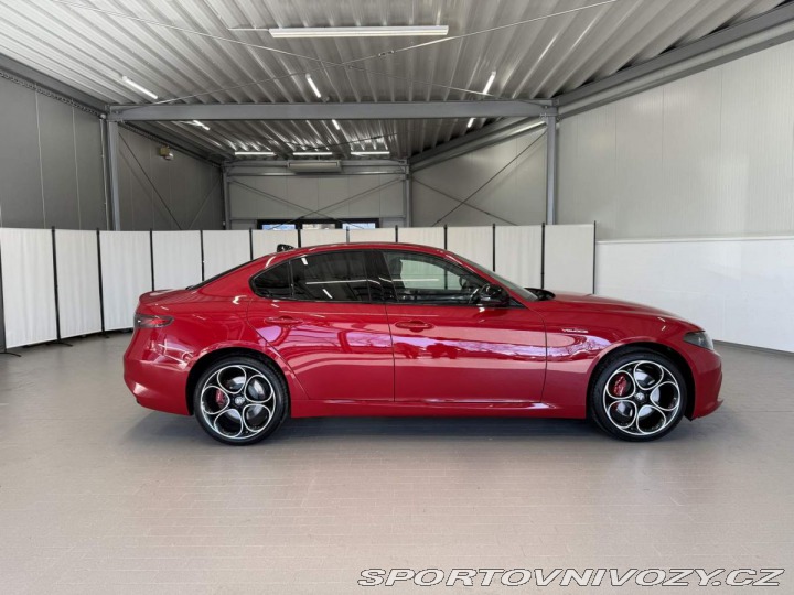 Alfa Romeo Giulia Veloce 2.0 Turbo 280k AT8 2025
