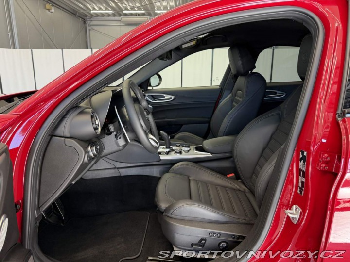 Alfa Romeo Giulia Veloce 2.0 Turbo 280k AT8 2025