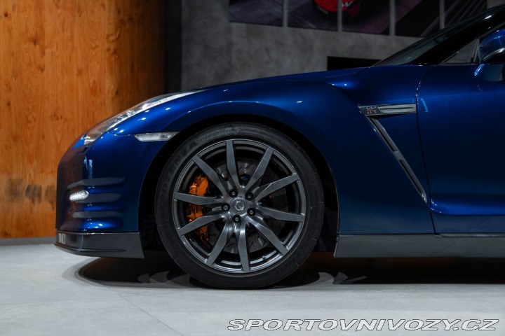Nissan GT-R Black Edition 2012