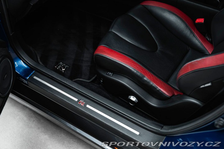Nissan GT-R Black Edition 2012