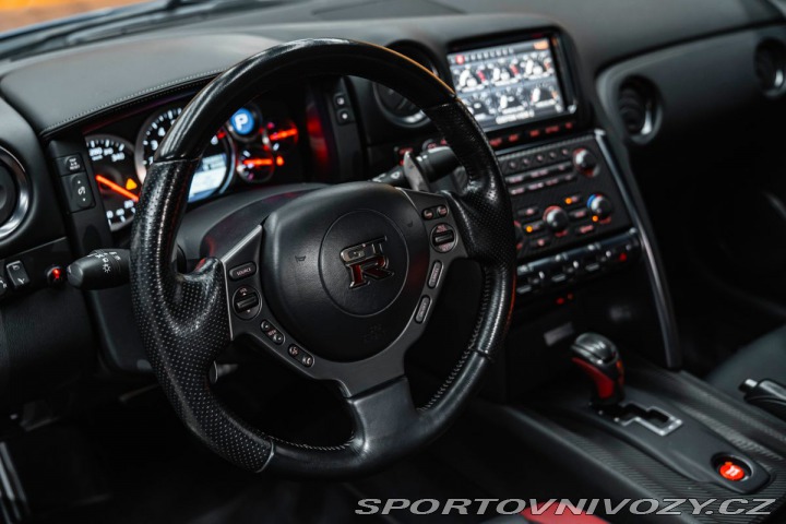 Nissan GT-R Black Edition 2012