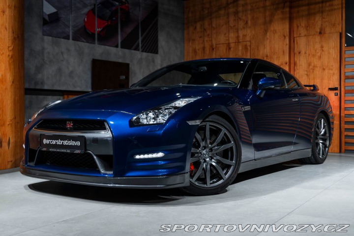 Nissan GT-R Black Edition 2012