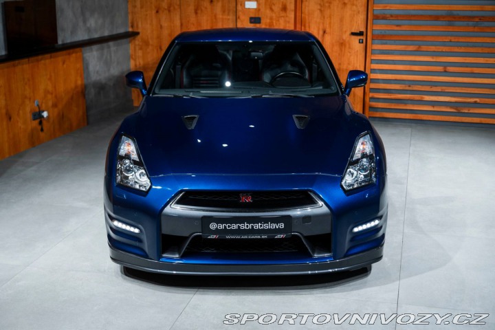 Nissan GT-R Black Edition 2012
