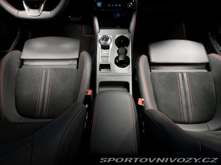 Ford Ostatní modely Kuga 2.5 Duratec HEV ST- Line 2025