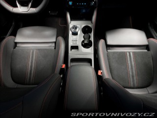 Ford Ostatní modely Kuga 2.5 Duratec HEV ST- Line 2025