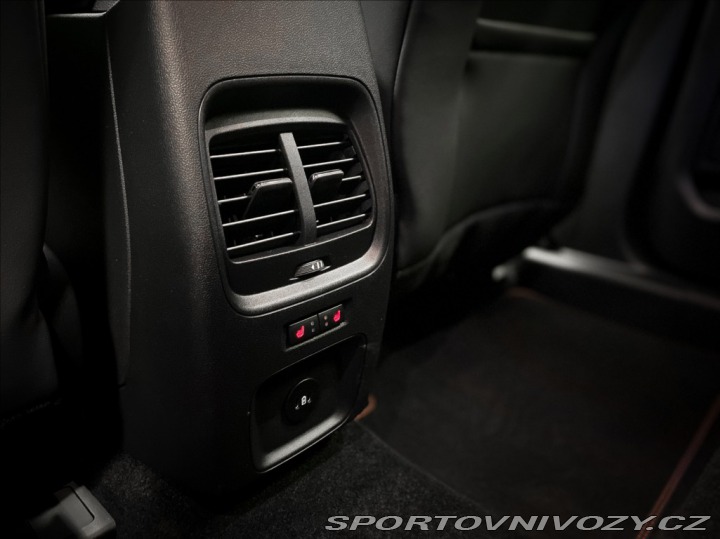 Ford Ostatní modely Kuga 2.5 Duratec HEV ST- Line 2025