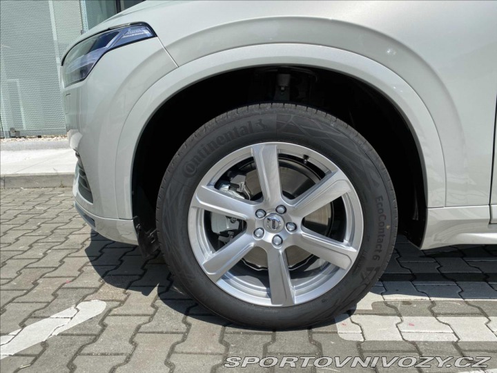 Volvo Ostatní modely XC90 2,0 B5 AWD Momentum Pro 6 2020