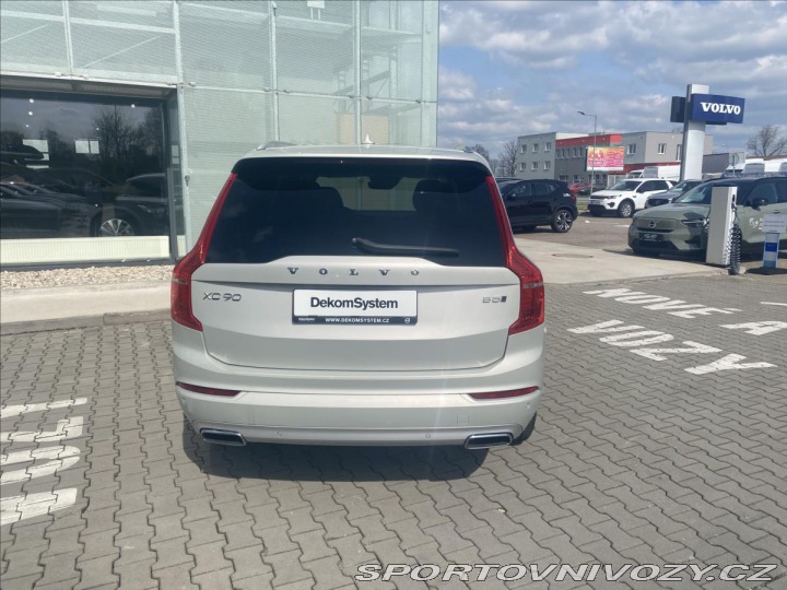Volvo Ostatní modely XC90 2,0 B5 AWD Momentum Pro 6 2020
