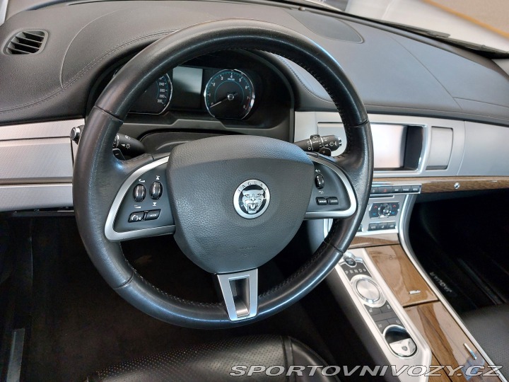 Jaguar XF 5.0 2012