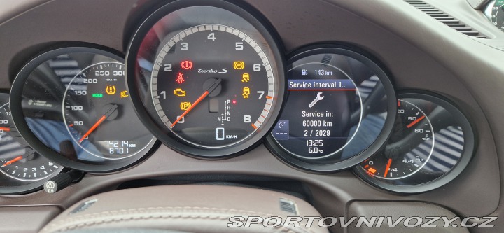 Porsche 911 Turbo S 2015