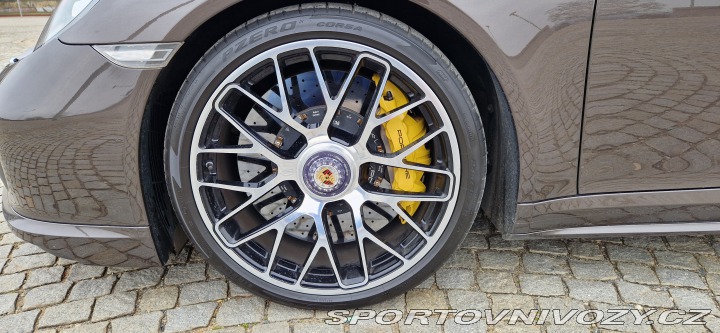 Porsche 911 Turbo S 2015
