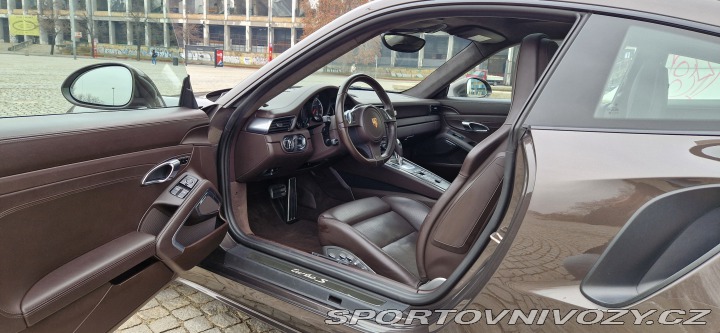 Porsche 911 Turbo S 2015